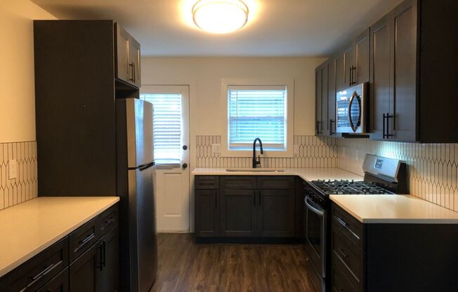 2 beds, 1 bath, 637 sqft, $1,750, Unit 212-C04