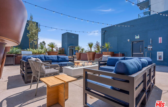 Studio, 1 bath, 655 sqft, $2,480, Unit 727