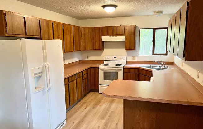 Freshly Renovated - Southside 3 Bedroom