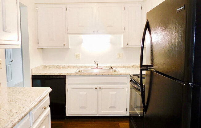 kitchen with appliances in Kettering, Ohio 