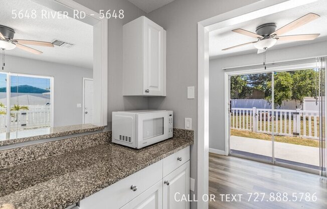 5648 RIV RD