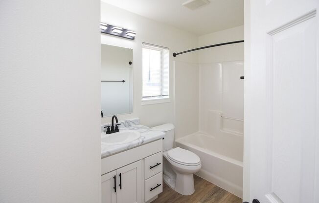 3 beds, 2.5 baths, 1,268 sqft, $1,735, Unit 4015-02