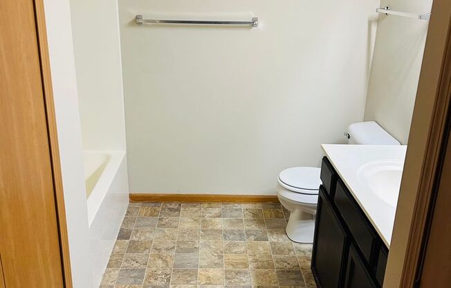 1 bed, 1 bath, 841 sqft, $1,535, Unit 5001-208