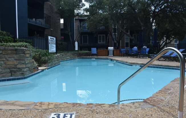 Oakwood Creek Apartments pool