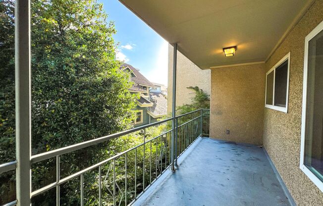 3 beds, 2 baths, 1,390 sqft, $3,095, Unit 401