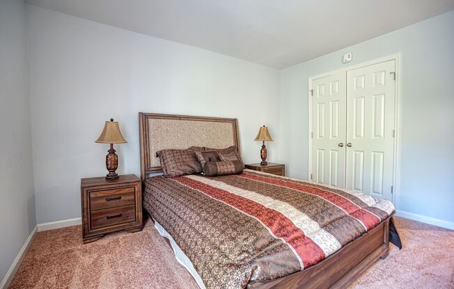 2 beds, 1 bath, 1,012 sqft, $1,296