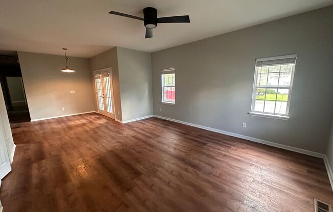 4 Bed Single Family Home - Student Friendly - Close to Campus