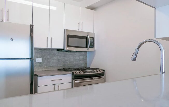 2 beds, 2 baths, 1,010 sqft, $6,975, Unit 36H