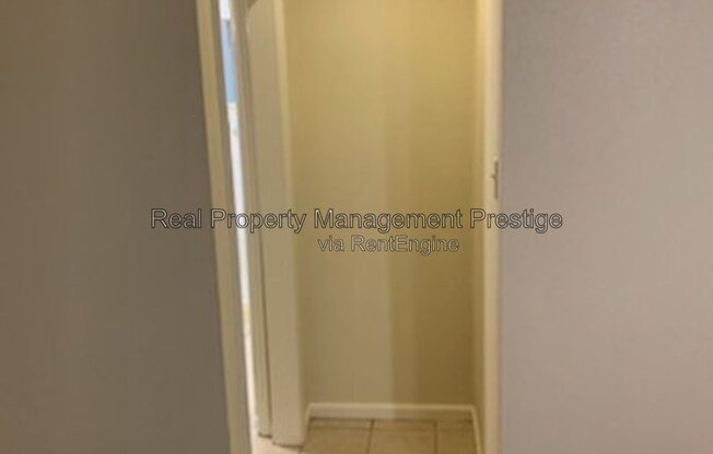 Studio, 1 bath, 550 sqft, $995, Unit 21