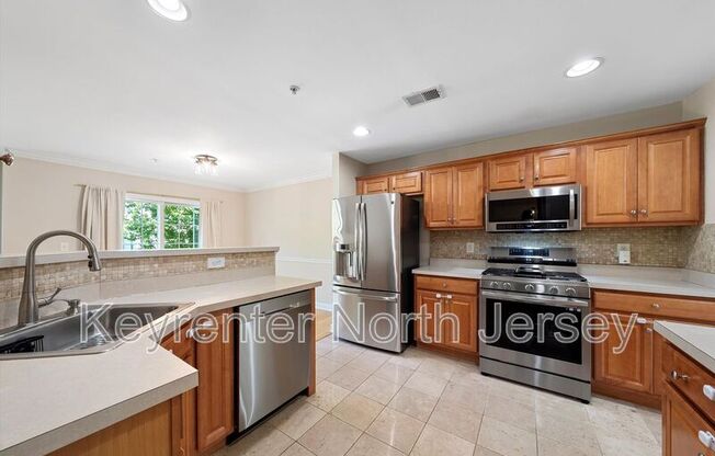 8 BOATWORKS DR