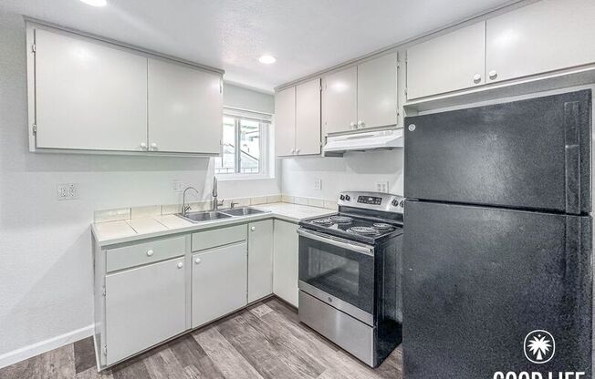 329 W 14 ST