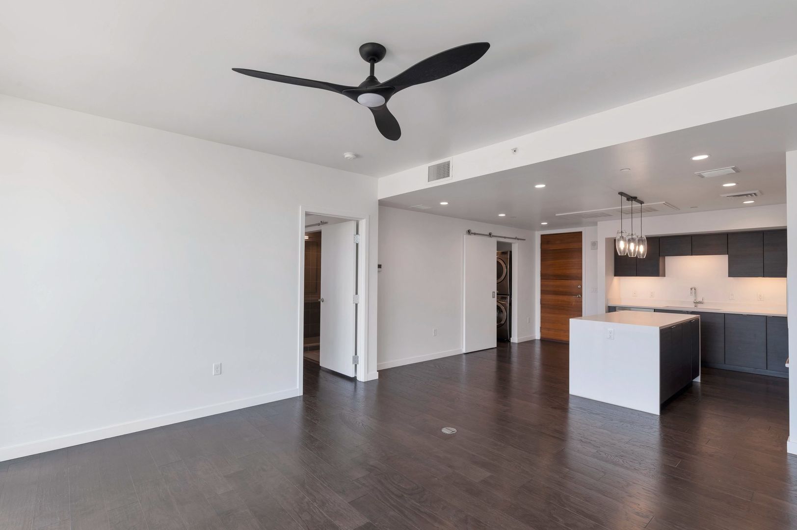 Luxury Condo in the Heart of Downtown Phoenix – Modern Living with Skyline Views!