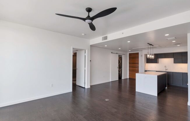 Luxury Condo in the Heart of Downtown Phoenix – Modern Living with Skyline Views!