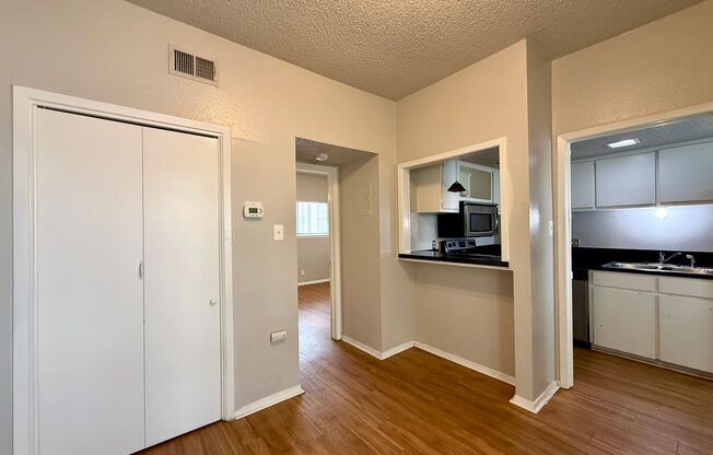 1/1 at 30th & Guadalupe - Avail July
