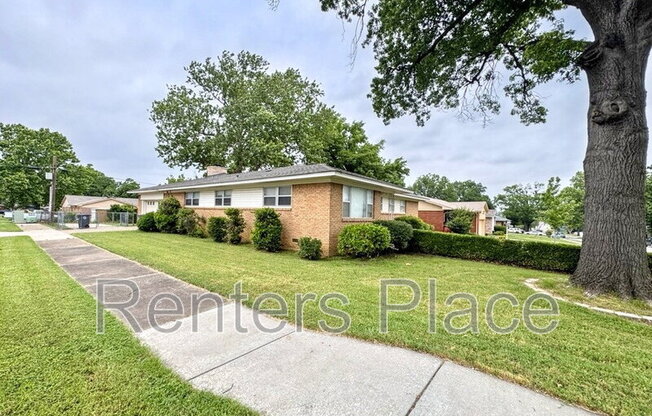 1738 S 74 AVE E