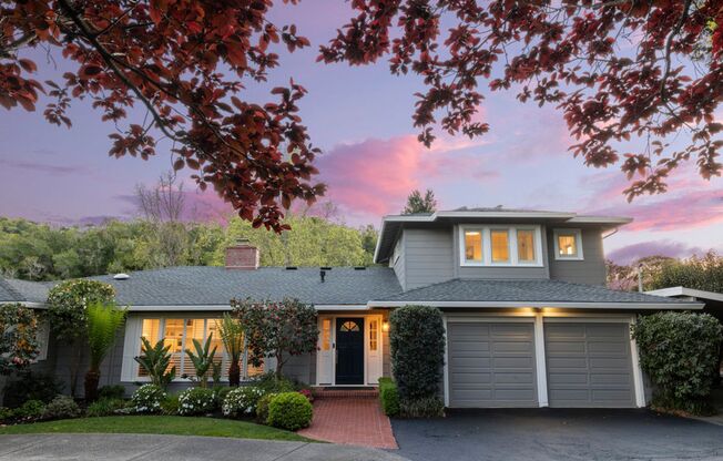 Impressive Sleepy Hollow Home on 1 Acre!  Pool! AC!  Solar!  FOUNDATION
