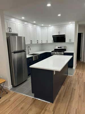 3 beds, 2 baths, 1,250 sqft, $3,000, Unit 3