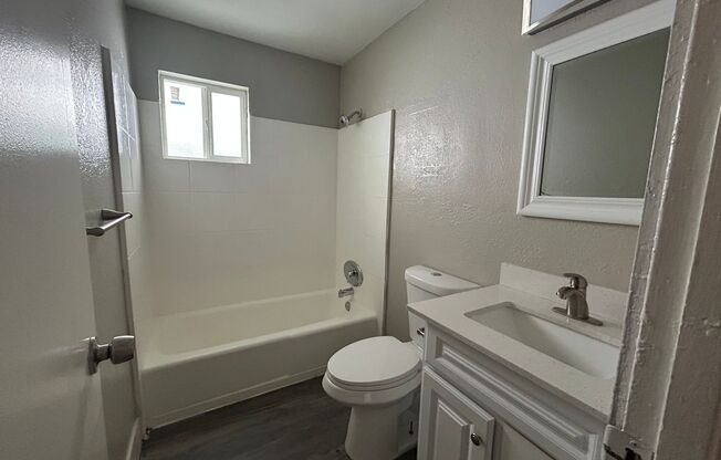 3 beds, 2 baths, 1,250 sqft, $1,995, Unit 10