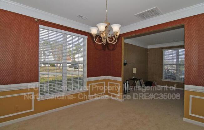 3904 LUTHERS ROCK CT