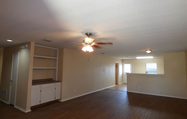 Open concept 3/2/2 in Sendera Ranch with upgrades! 652 Rosario Lane, Fort Worth TX 76052