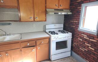 2 beds, 1 bath, 790 sqft, $945, Unit Up