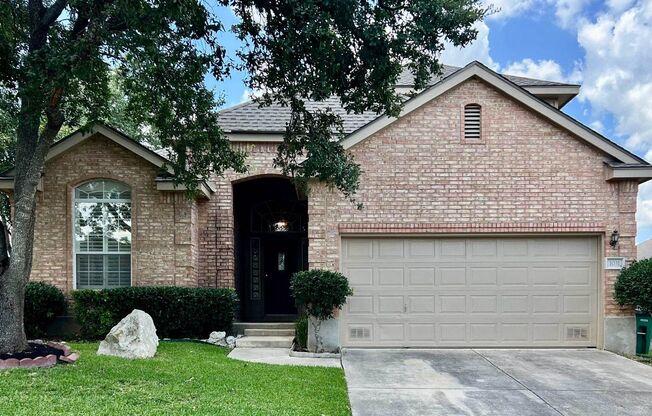 Incredible and beautifully landscaped,  3 bed/2.5 bath home in heart of Stone Oak