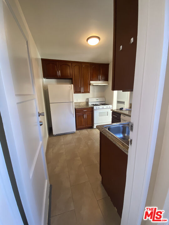 1440 S SHERBOURNE DR