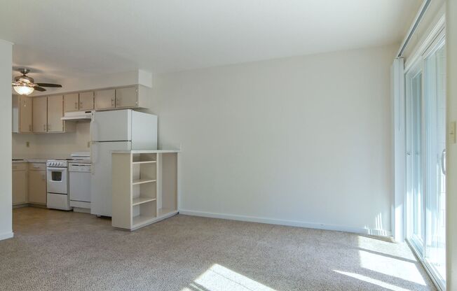 2 beds, 1 bath, $1,550, Unit 1