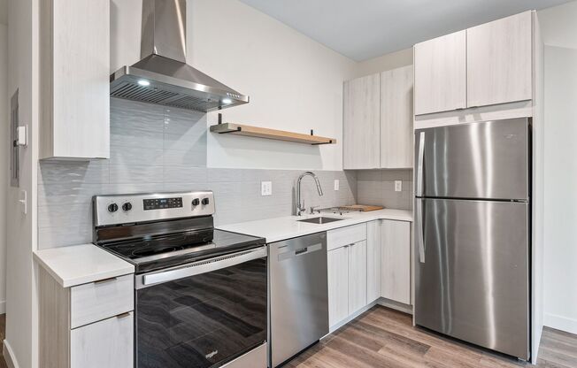 1 bed, 1 bath, 411 sqft, $1,365, Unit L11