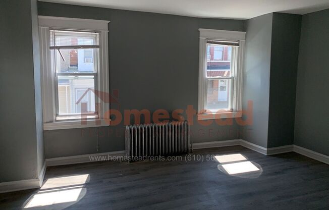 3 beds, 1 bath, $1,550, Unit Apt 2