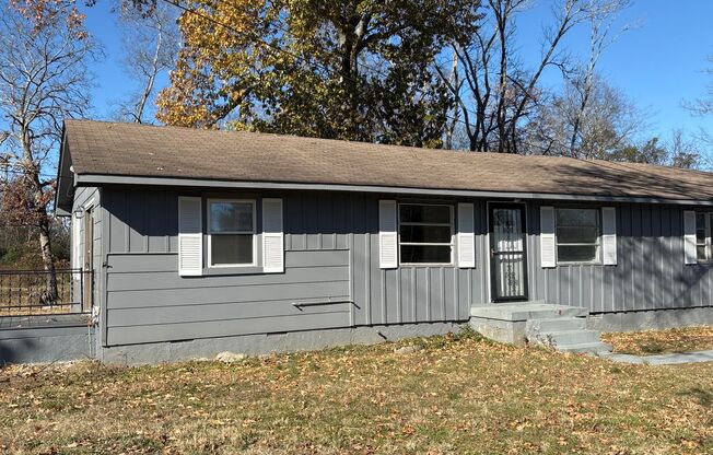 Charming 1 bed, bonus room, 1 bath - recently renovated off Mack Smith Rd.