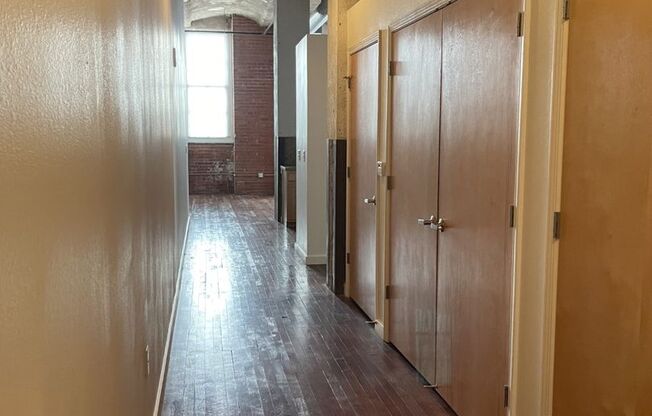 1 bed, 1 bath, 940 sqft, $1,440, Unit 214