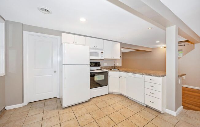 2 beds, 2 baths, $1,600