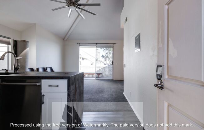 Studio loft in desirable community of Huntington Beach!