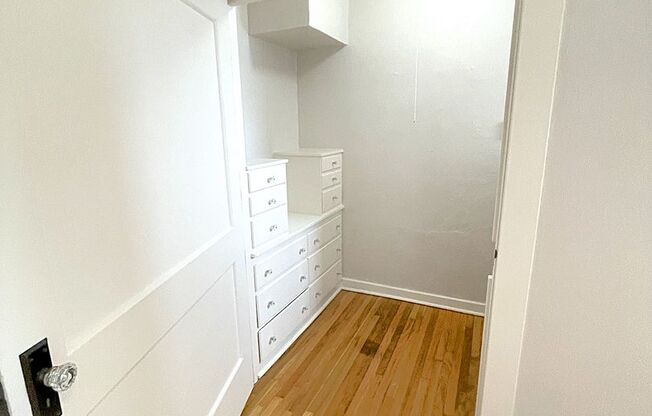 1 bed, 1 bath, 560 sqft, $1,250, Unit 1