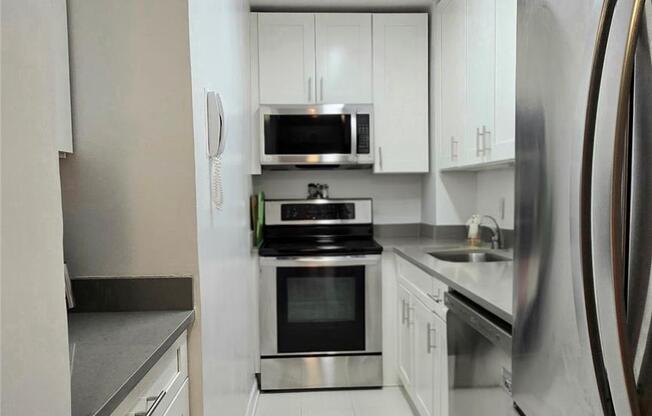 1 bed, 1 bath, 730 sqft, $4,900, Unit 15H