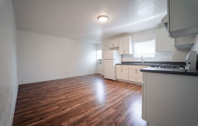 25-45 W. Tenth street