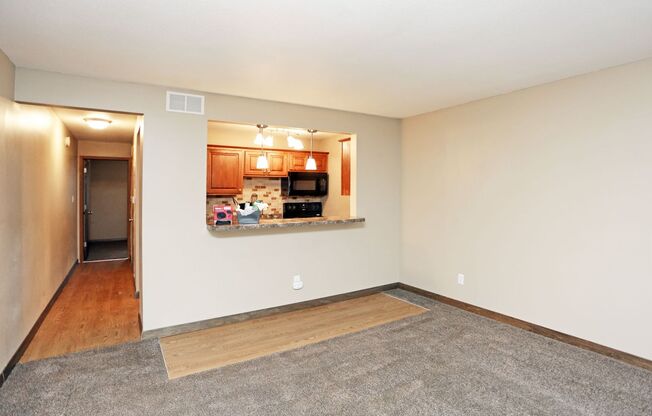 1 bed, 1 bath, 625 sqft, $865, Unit 4212 Wyndsor Terrace Building 2 #13