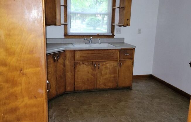 3260-3260A N 49th St