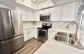 Furnished 2 Bed 2 Bath Remodeled Condo!