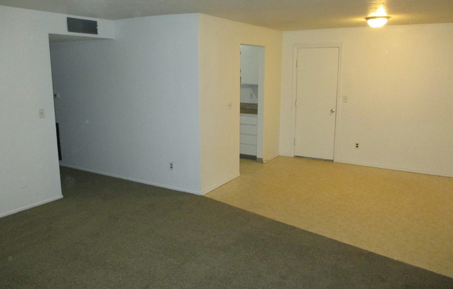 2 beds, 1 bath, 900 sqft, $1,495, Unit 2155