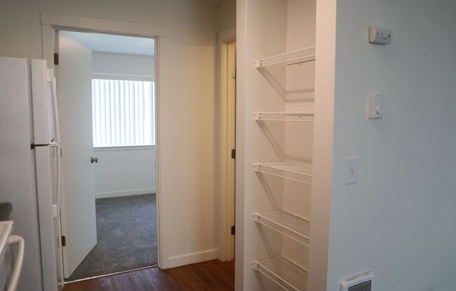 3 beds, 1.5 baths, 1,500 sqft, $1,595, Unit Apt 19