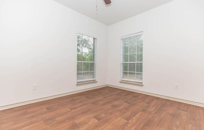 2 beds, 2 baths, 900 sqft, $1,283