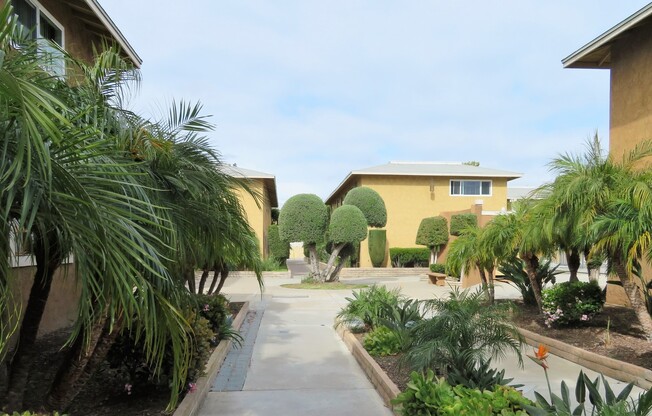 2 beds, 2 baths, 999 sqft, $2,695, Unit 136