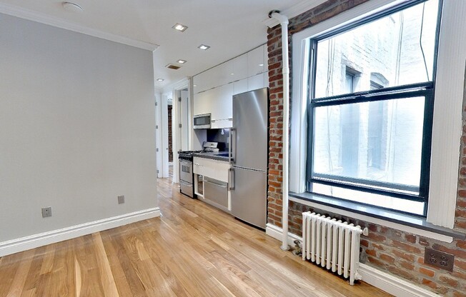 3 beds, 1 bath, $7,495, Unit 4B