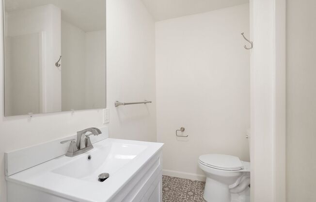 Studio, 1 bath, 310 sqft, $1,350, Unit Unit 7