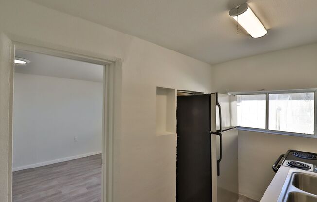 102 E. Hatcher Rd. (CB)