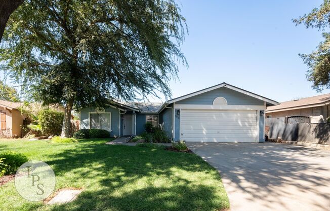 Fresno Sunnyside Home, 4BR/2BA, Built 1992 - Lots of Amenities!