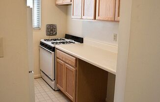 2 beds, 1 bath, 900 sqft, $2,095, Unit 9