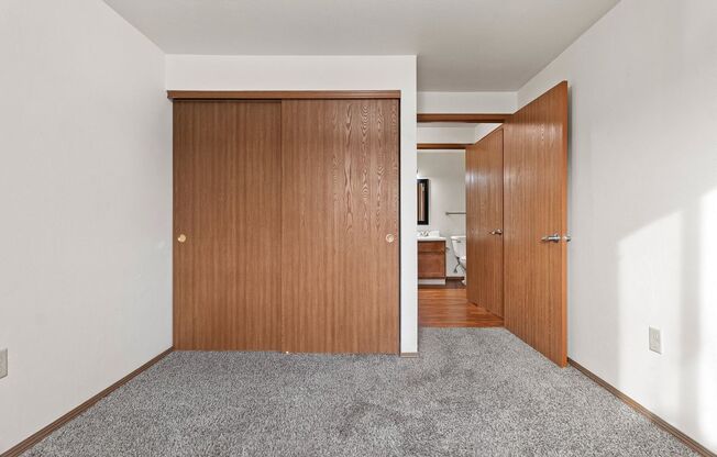 2 beds, 1 bath, 800 sqft, $1,099